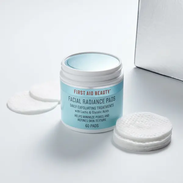 First Aid Beauty Facial Radiance Pads